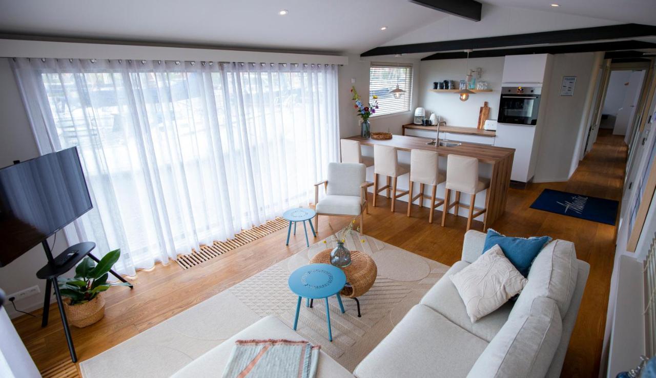Unieke Woonboot In Harlingen Apartment Exterior foto